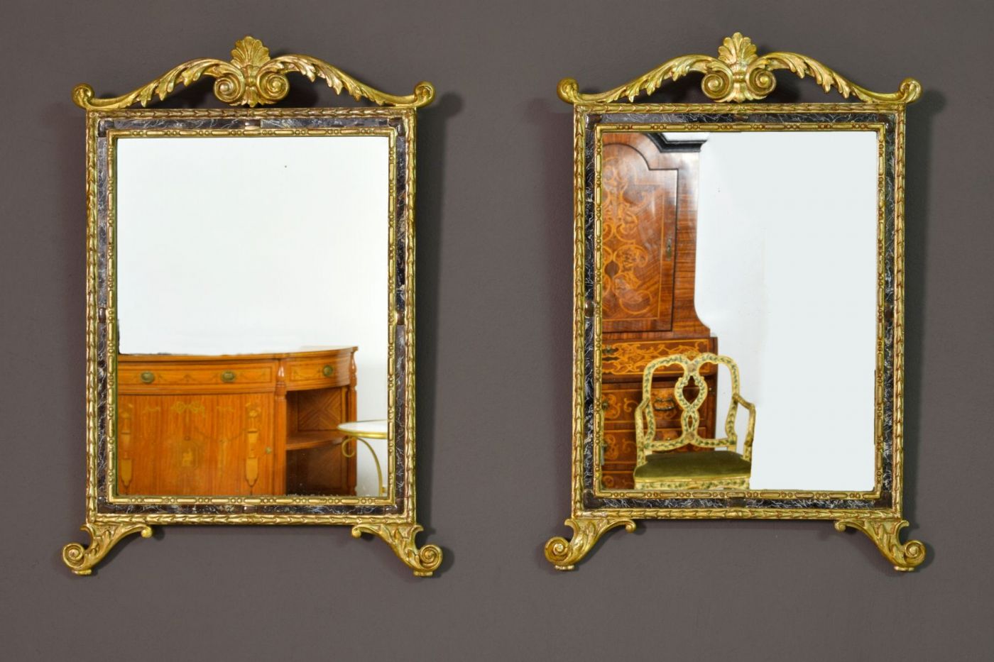 Coppia di specchiere neoclassiche in legno intagliato e dorato, Sicilia, Fine del XVIII secolo